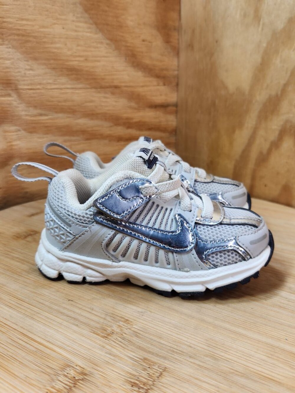 Nike Vomero 5 Boys Sneakers Size 6C